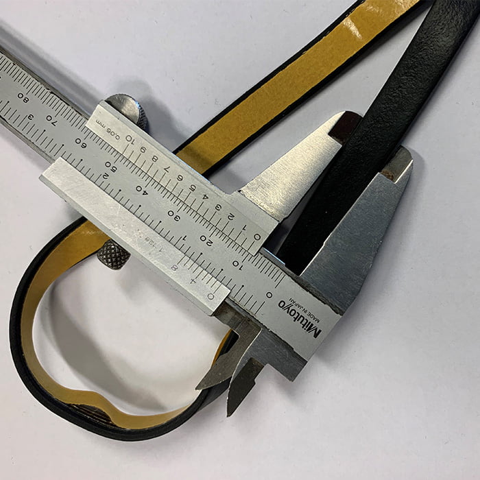 Rubber dempstrip 2,5mm