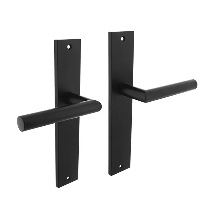 Deurklink Ferro geveerd met schild mat zwart